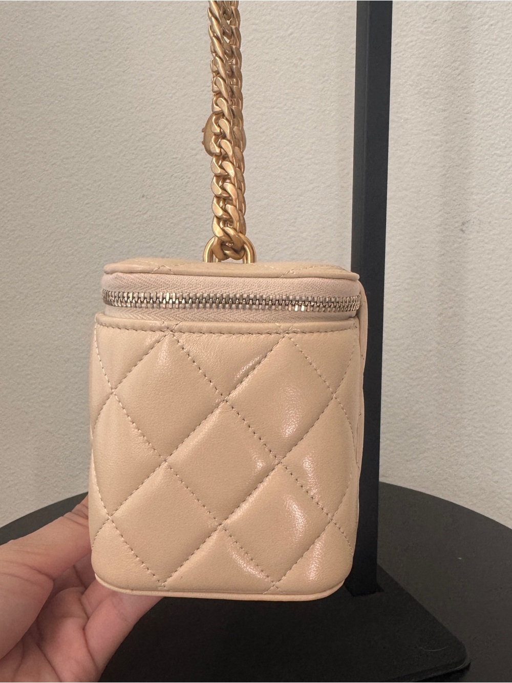 Chanel - Small Sweetheart Vanity - Picture 8 of 14